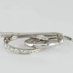 Broche en or blanc et diamants