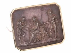 Broche en or et plaqué or