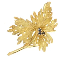 Broche en or feuille saphirs