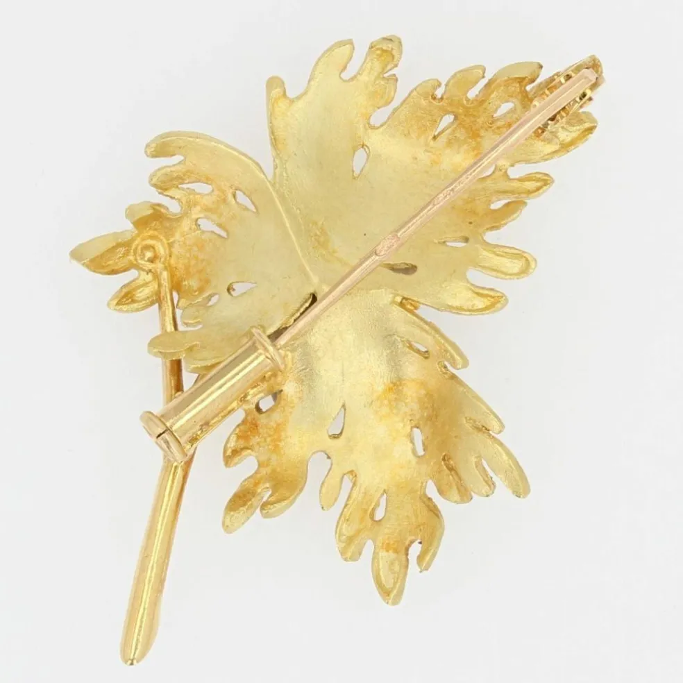 Broche en or feuille saphirs