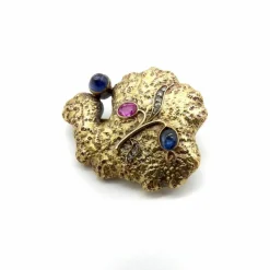 Broche en or russe avec saphir, diamant et rubis biologique