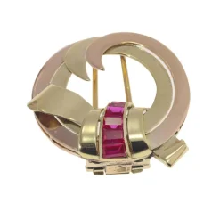 Broche en or sertie de rubis
