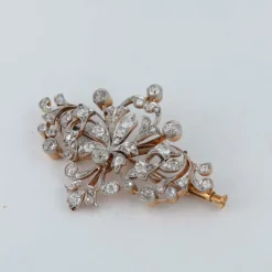 Broche en platine et diamants
