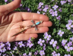 Broche epingle diamants, perles & turquoise