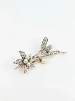 Broche Erable en Or, Diamants, et Perles Fines