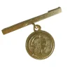 Broche et médaille en or guilloché