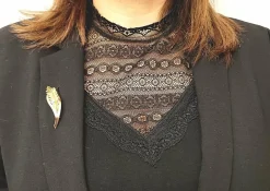 Broche feuille en or jaune