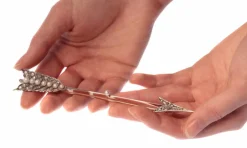 Broche flèche diamant