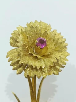 Broche Fleur En Or Et Saphir Rose