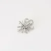 Broche Fleur en Or gris & Diamants