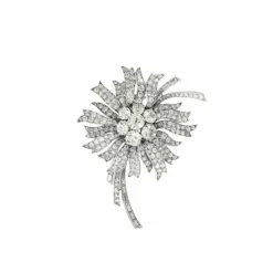 Broche fleur, or blanc et diamants