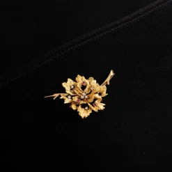 Broche