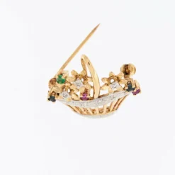 Broche giardinetto en or blanc, or jaune, diamant, rubis, saphir et émeraude
