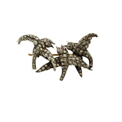Broche Hirondelles fin XIXe en or jaune et argent, diamants