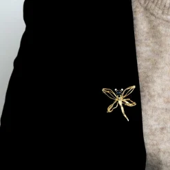 Broche Libellule or jaune et blanc, diamants et cabochon de saphir