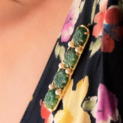 Broche ligne de jades et perles