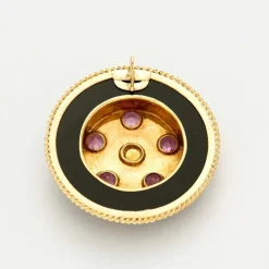 Broche médaillon en or jaune, améthystes et perle