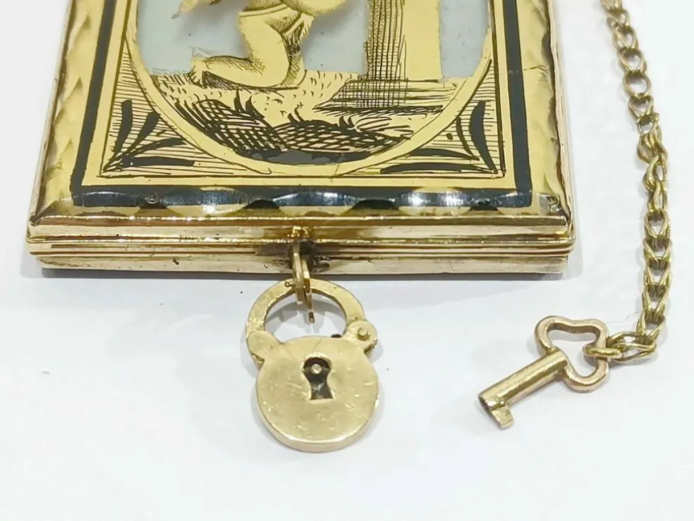 Broche Médaillon Or Rose Verre églomisé