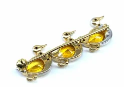 Broche or, 3 canards en saphirs jaunes , diamants et rubis