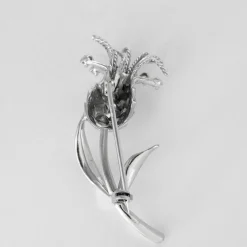 Broche or blanc à décor de Chardon
