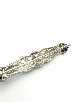 Broche or blanc avec diamants