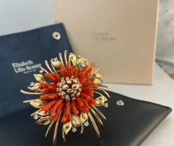 Broche or jaune Corail de Sardaigne, années 50.