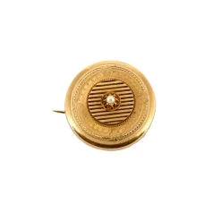 Broche or jaune guilloché et perle