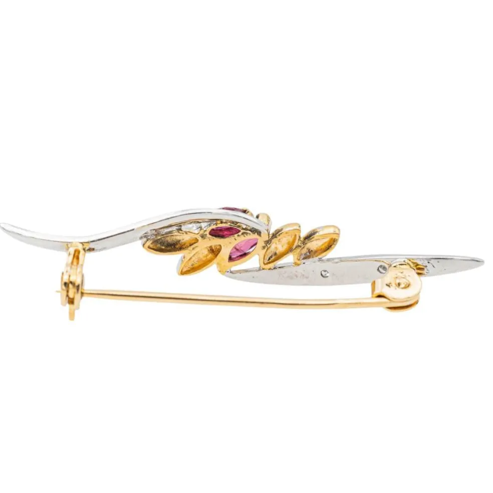 Broche Or jaune Rubis