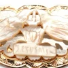 Broche or rose et nacre