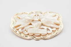 Broche or rose et nacre