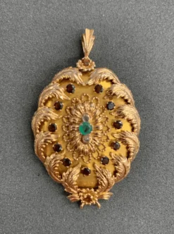 Broche Pendentif Feuilles d'Acanthe, Grenats & Emeraude