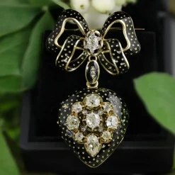 Broche pendentif médaillon émail noir diamants Napoléon III