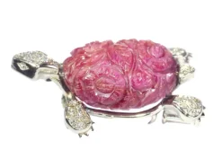 Broche tortue, diamants, rubis