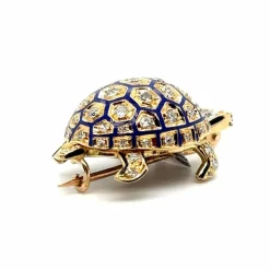 Broche tortue en or, émaillée et sertie de diamants