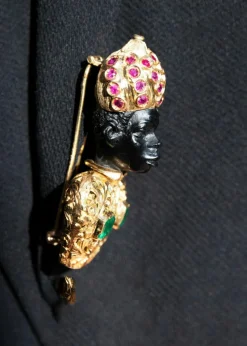 Broche Tête de Maure Or Jaune, Ebène, Emeraude et Rubis