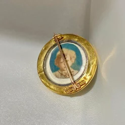 Broche victorienne antique en perles naturelles, émail bleu et or jaune