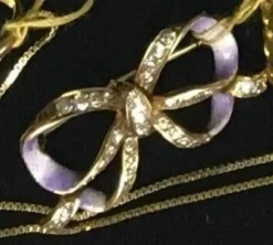Broche victorienne en émail et diamants