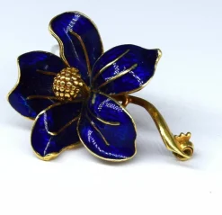 Broche vintage avec émail