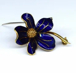 Broche vintage avec émail