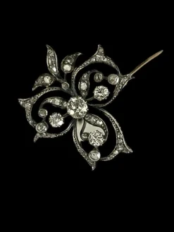 Broche Volutes Diamants XIXème Siècle