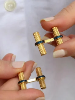 CARTIER - Boutons de manchette or saphirs calibrés