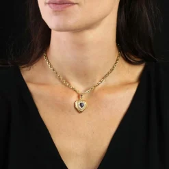 Chaine ancienne et son médaillon en forme de cur grenats et perles fines