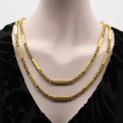 Chaîne de garde longue à maillons fantaisie en or 14 carats de style victorien avec détails en relief