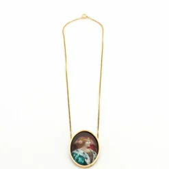Chaîne et Pendentif en or jaune, miniature émaillée