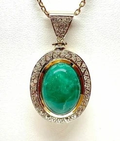 Chaîne et pendentif or jaune jade vert et diamants