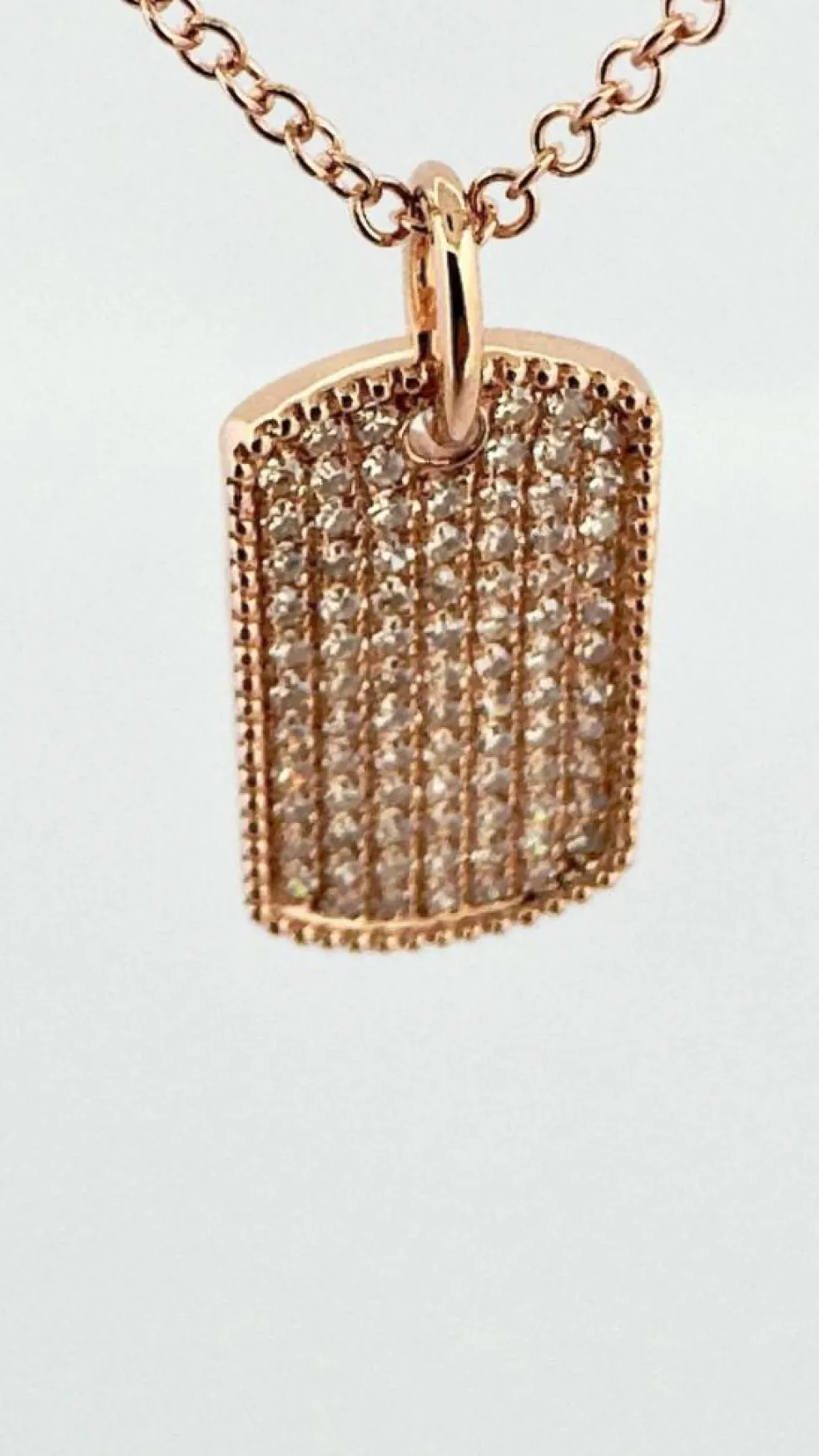 Chaîne et pendentif plaque GI or rose et diamants