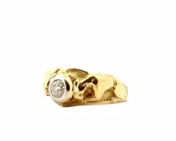 Chevalière en or jaune et platine sertie d’un diamant