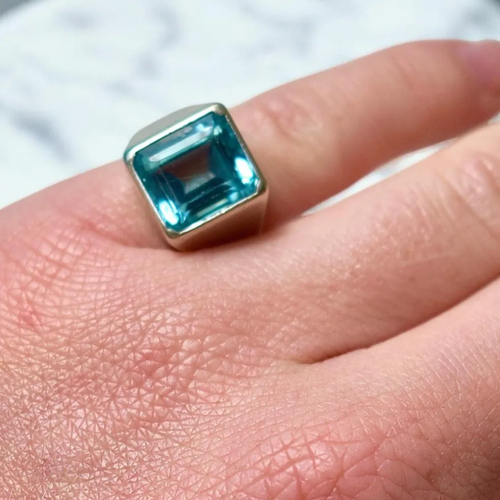 Chevalière Vintage, Or 18 carats et Aigue-Marine