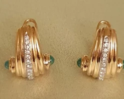 CLIPS OR JAUNE - 1 LIGNE DE DIAMANTS et 2 CABOCHONS d'EMERAUDES