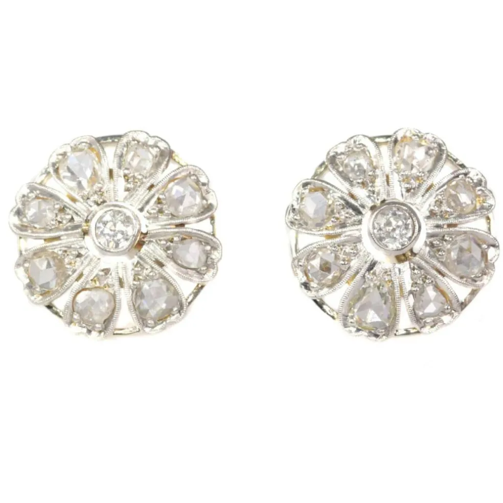 Clous d'oreilles en diamant